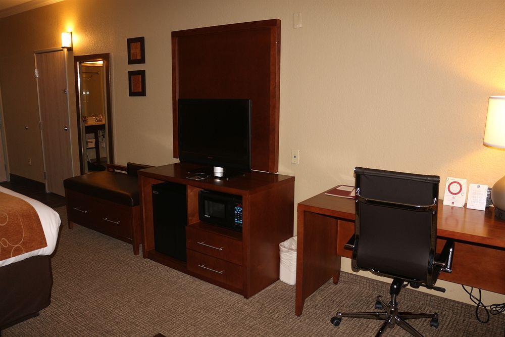 Comfort Suites New Braunfels Bagian luar foto